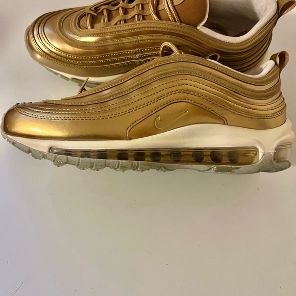 ⚡️NBW Women’s or Men’s Metallic Gold Nike Max 97⚡️ - Picture 4 of 7